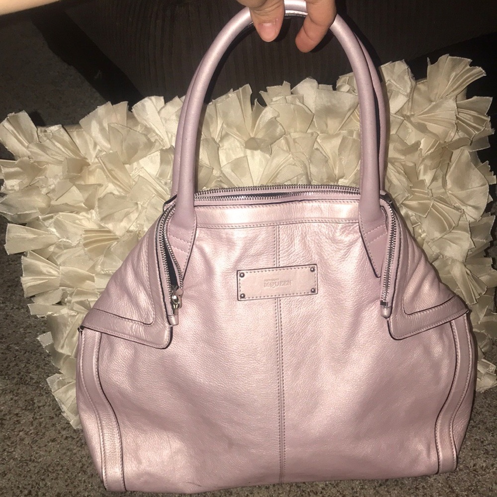 Authentic Alexander McQueen Lambskin de manta😍